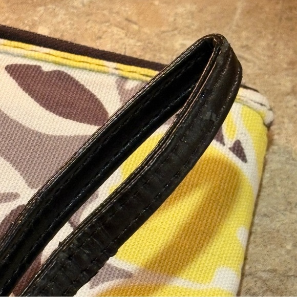 COPY - Thirty-One Floral Wristlet Clutch - Picture 12 of 14